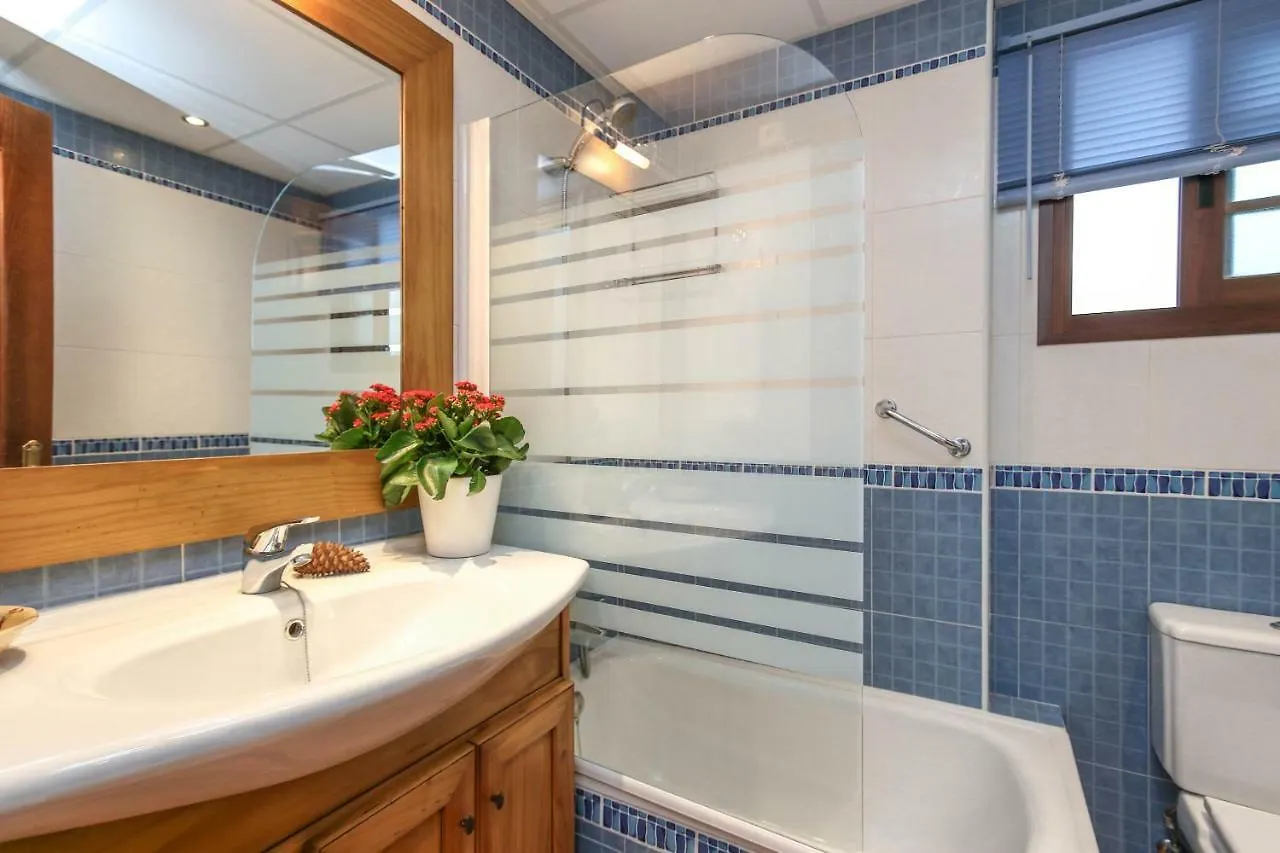 Apartment Om Destiny Univers Guaro Spain